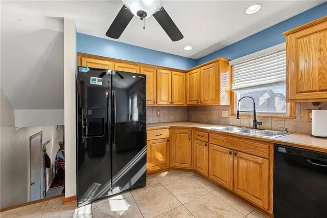 $350,000 | 20921 West 52nd Terrace, Shawnee, KS 66218