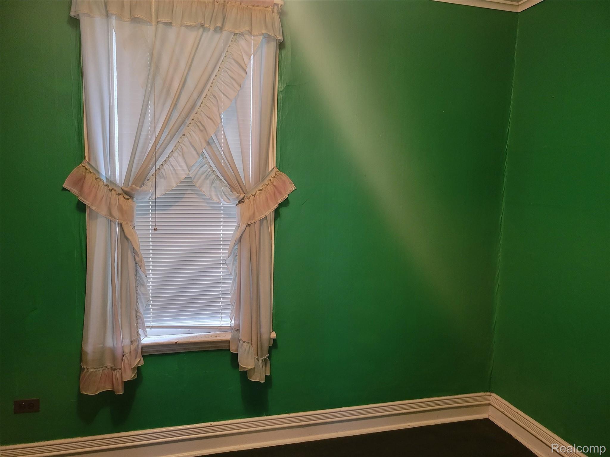 173 Burke Street River Rouge, MI 48218 - Photo 12 of 19 20211003_113728.jpg