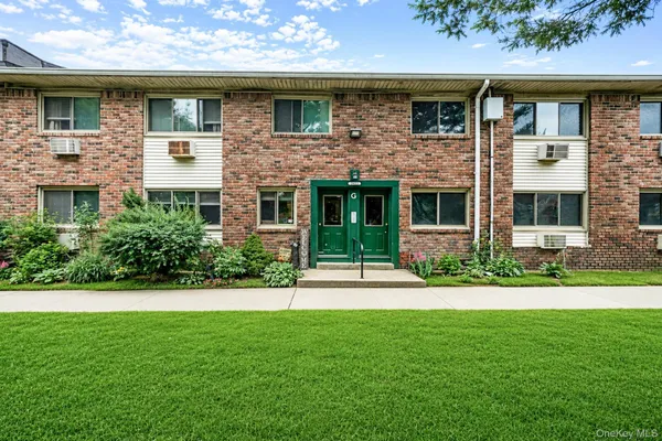 $235,000 | 2453 Union Boulevard, Unit 24A, Islip, NY 11751