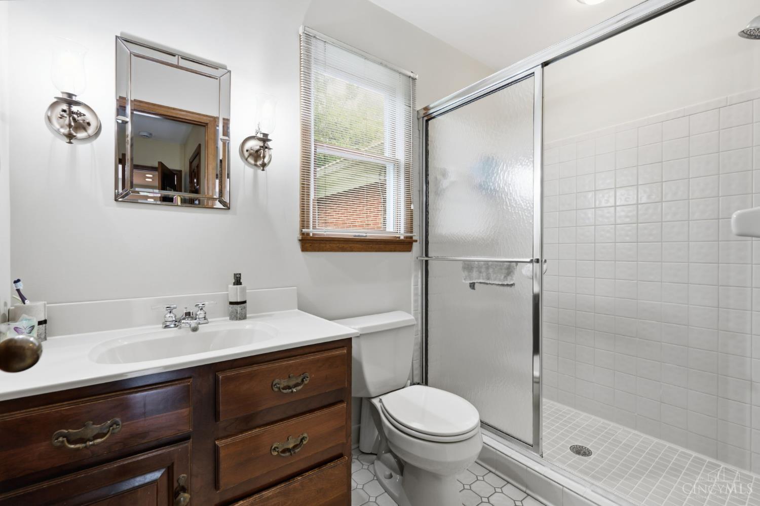 3501 Banning Road Cincinnati, OH 45239 - Photo 15 of 39 Gallery Image 15