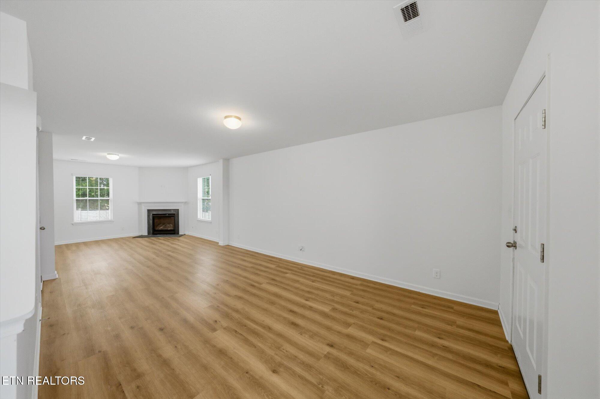 7717 Edwards Pl Boulevard Corryton, TN 37721 - Photo 5 of 33 05-7717-Edwards-Pl-Blvd-Corryton-TN-5