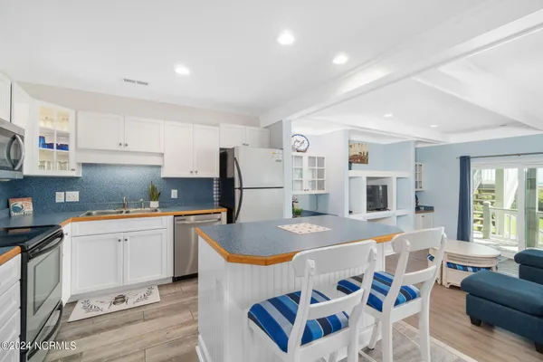 $610,000 | 2905 Pointe W Drive, Unit B1 PIER POINTE, Emerald Isle, NC 28594