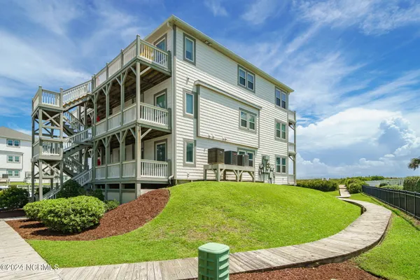 $610,000 | 2905 Pointe W Drive, Unit B1 PIER POINTE, Emerald Isle, NC 28594