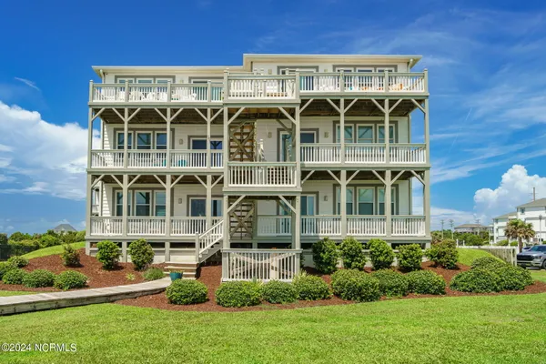 $610,000 | 2905 Pointe W Drive, Unit B1 PIER POINTE, Emerald Isle, NC 28594