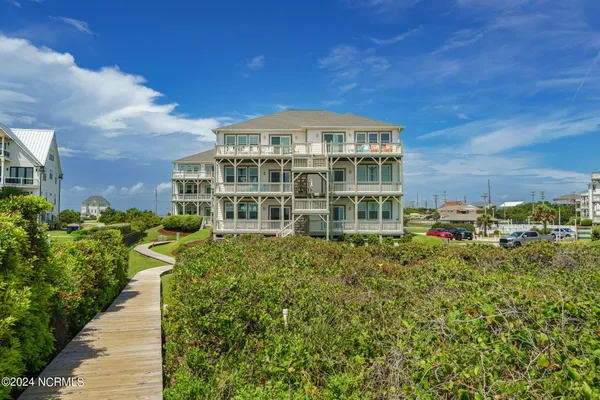 $610,000 | 2905 Pointe W Drive, Unit B1 PIER POINTE, Emerald Isle, NC 28594