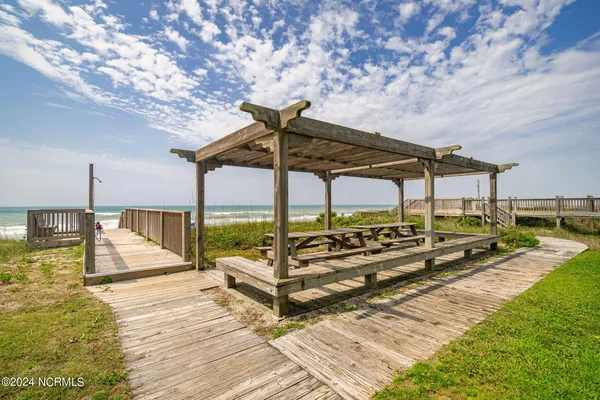 $610,000 | 2905 Pointe W Drive, Unit B1 PIER POINTE, Emerald Isle, NC 28594