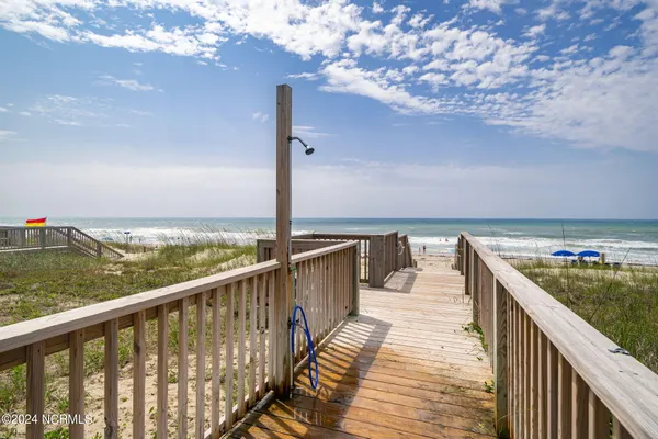 $610,000 | 2905 Pointe W Drive, Unit B1 PIER POINTE, Emerald Isle, NC 28594
