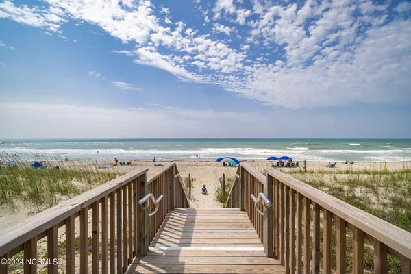 $610,000 | 2905 Pointe W Drive, Unit B1 PIER POINTE, Emerald Isle, NC 28594