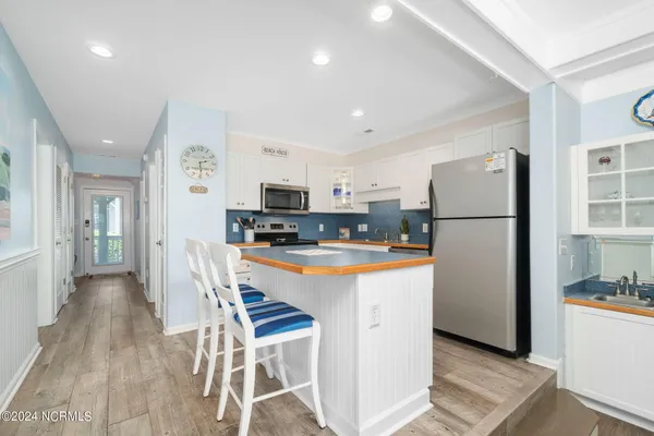 $610,000 | 2905 Pointe W Drive, Unit B1 PIER POINTE, Emerald Isle, NC 28594