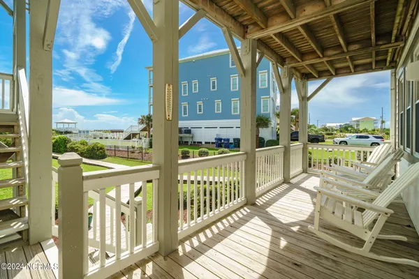 $610,000 | 2905 Pointe W Drive, Unit B1 PIER POINTE, Emerald Isle, NC 28594