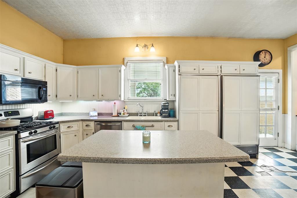 504 South Main Street Lockhart, TX 78644 - Photo 16 of 40