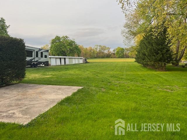 79 Davidson's Mill Road North Brunswick, NJ 08902 - Photo 8 of 30 a view of a back yard
