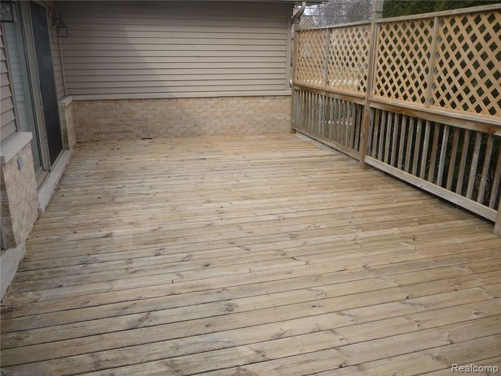 18175 Meridian Road Grosse Ile, MI 48138 - Photo 3 of 32 031.JPG