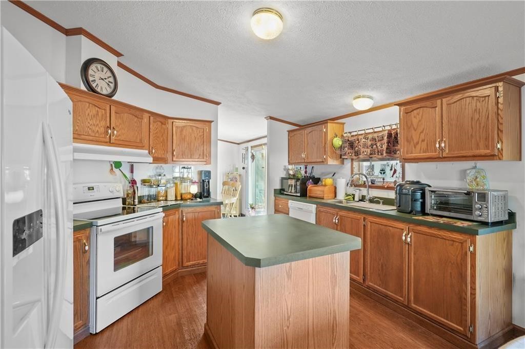 16 Giovanni Rose Court Coventry, RI 02816 - Photo 4 of 7