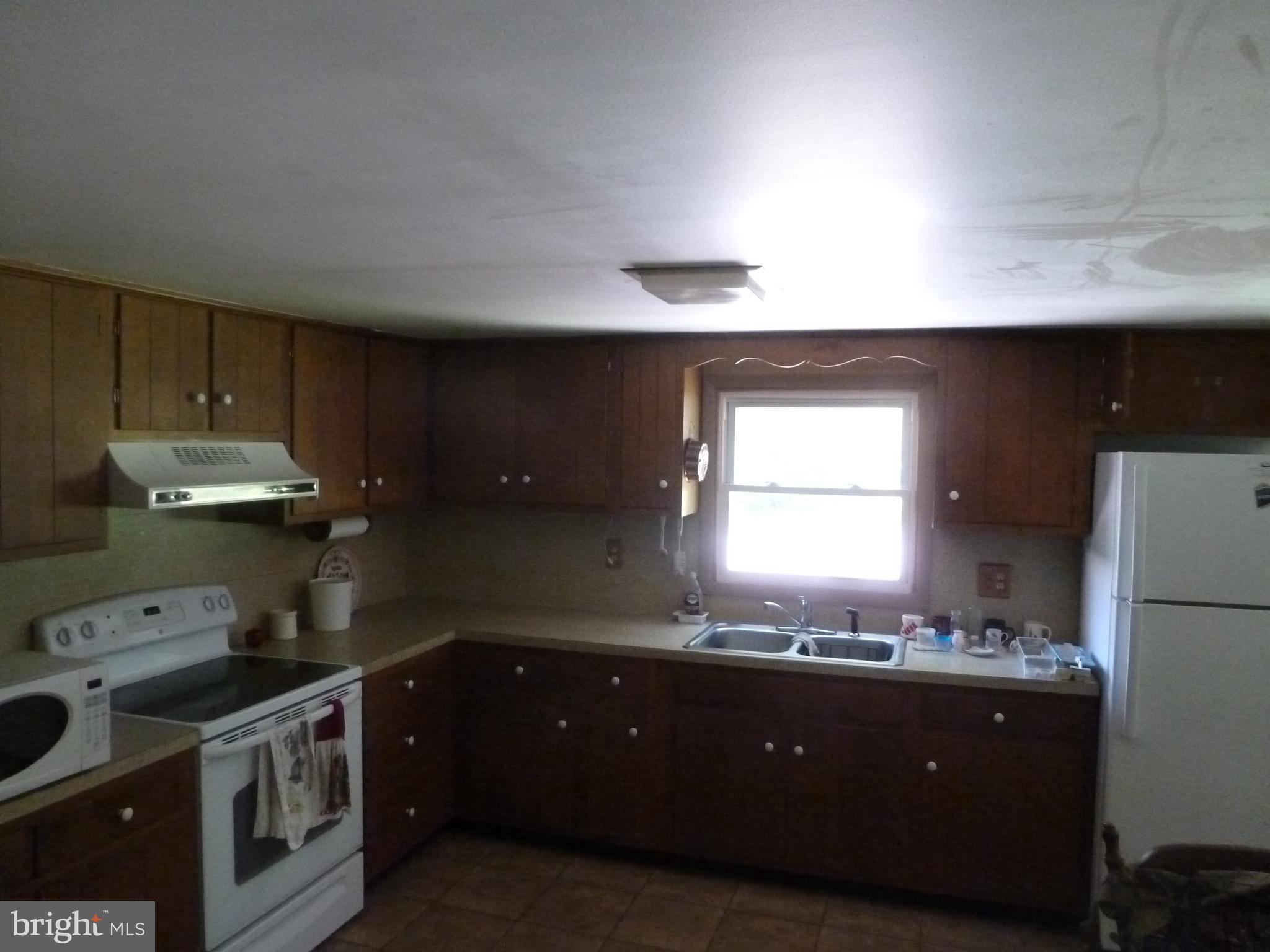 818 Ridge Road Carlisle, PA 17015 - Photo 4 of 12 Gallery Image 4