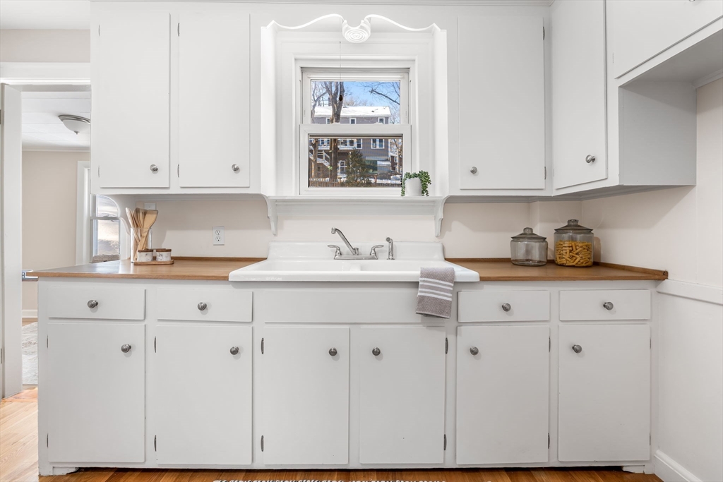 33 Harvard Street Arlington, MA 02476 - Photo 12 of 42