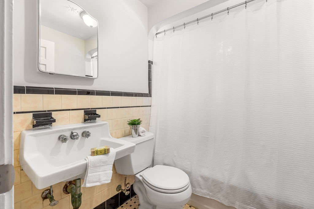 33 Harvard Street Arlington, MA 02476 - Photo 19 of 42