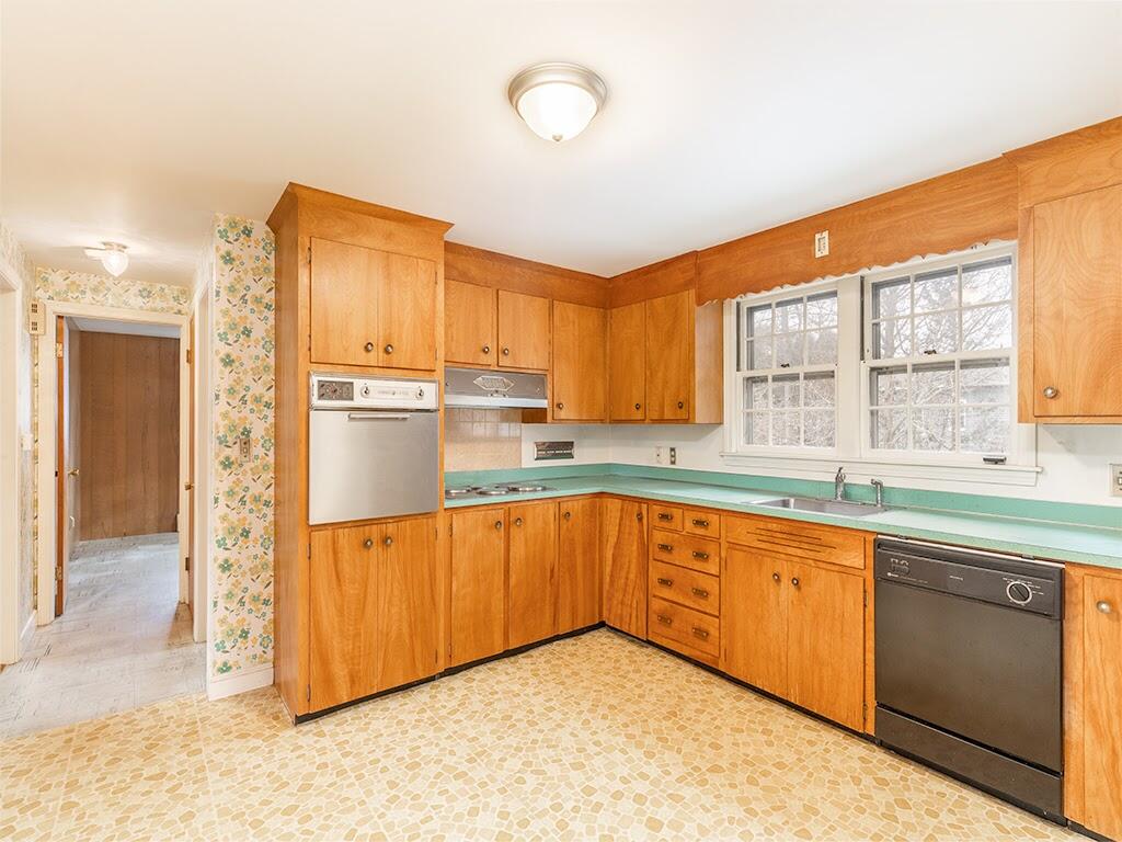 161 Wayside Road Portland, ME 04102 - Photo 7 of 24 161 Wayside Kitchen 2