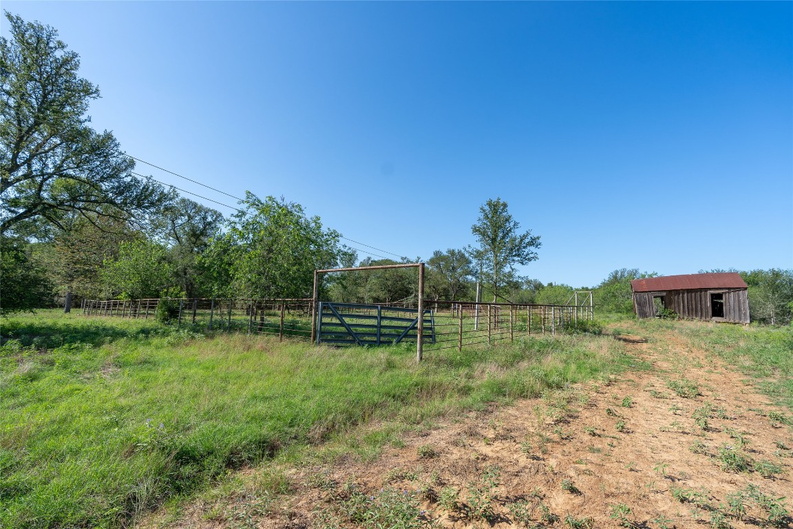 995 Carter Road Dale, TX 78616 - Photo 6 of 28 a view of a park