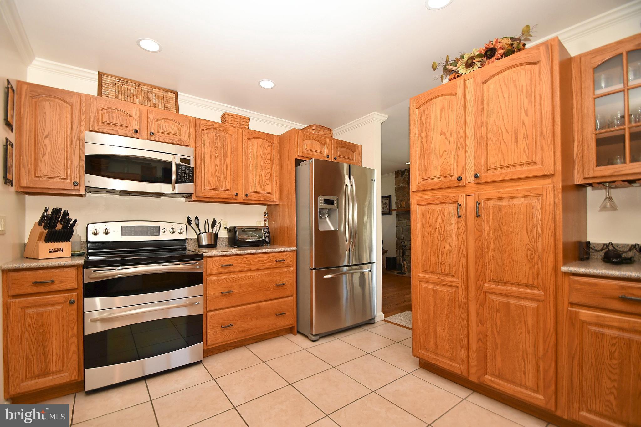 718 Cherry Hill Road Street, MD 21154 - Photo 24 of 30 Kitchen w/Double Oven & Cooktop Range