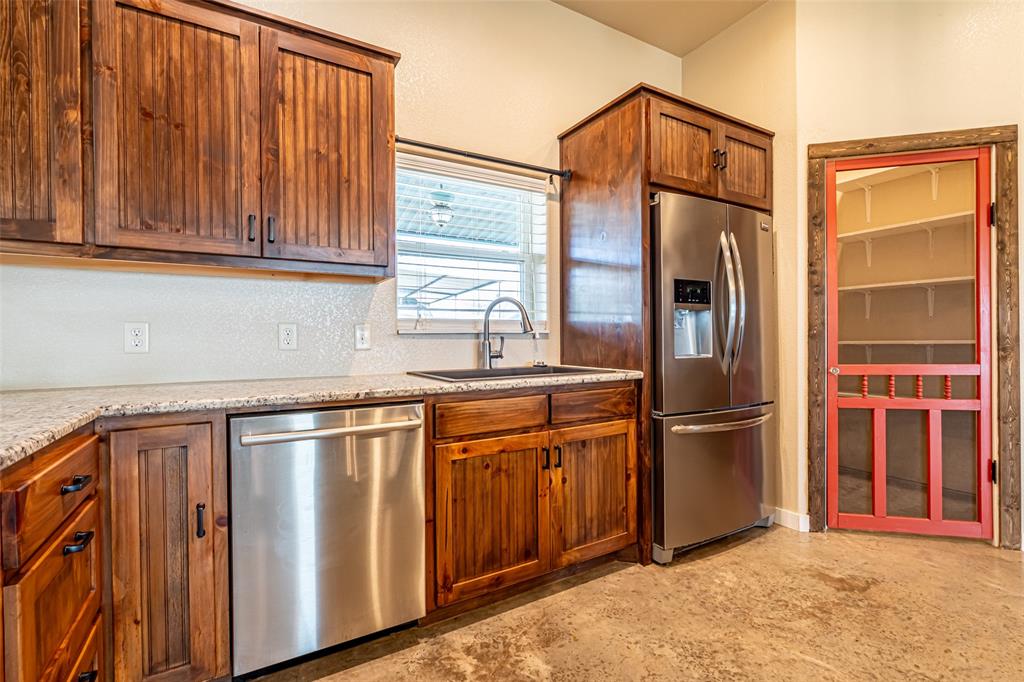 9110 Asbury Road Tolar, TX 76476 - Photo 13 of 40