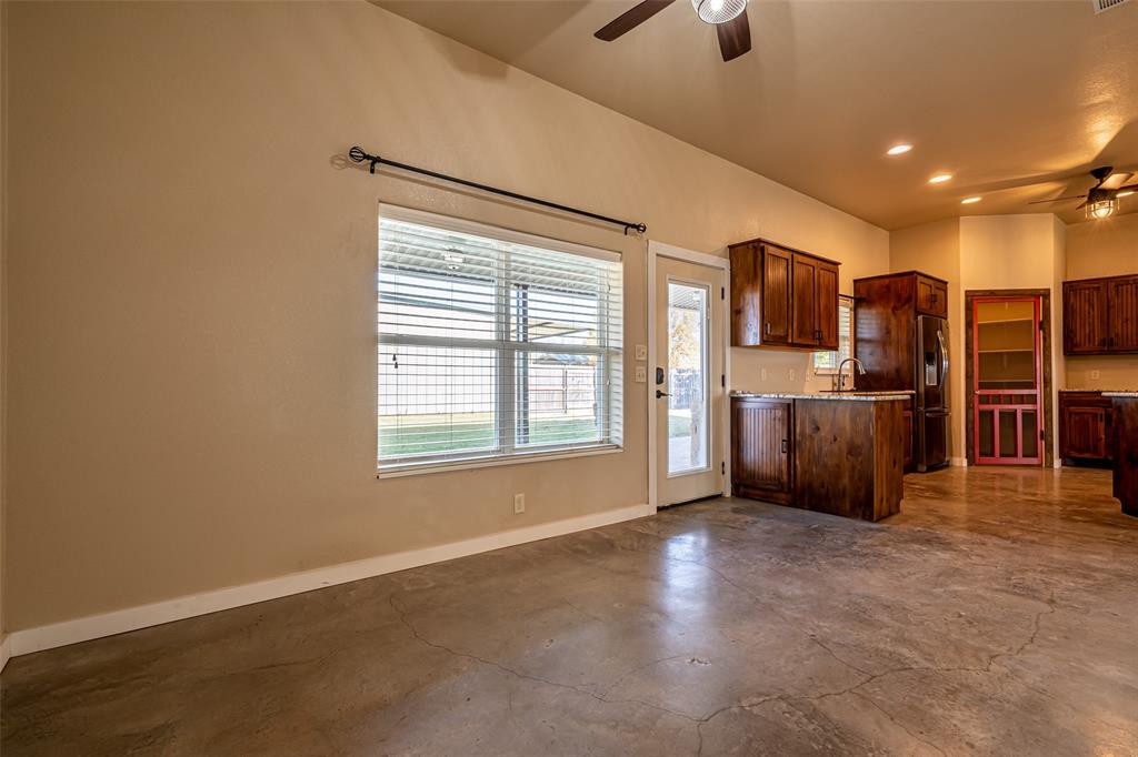 9110 Asbury Road Tolar, TX 76476 - Photo 14 of 40 Spacious dining area