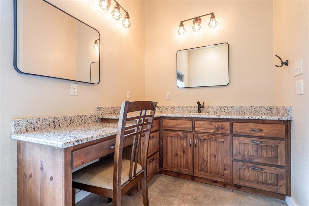 9110 Asbury Road Tolar, TX 76476 - Photo 32 of 40 Masterbath with make-up sitting area