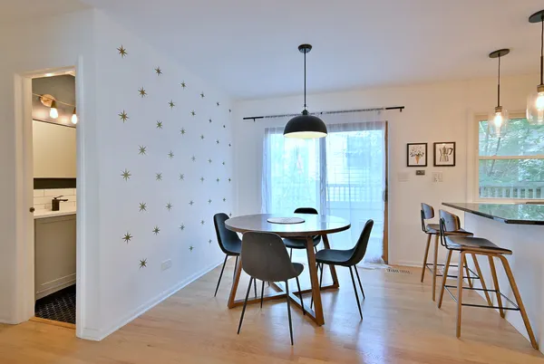 $2,900 | 7324 North Bell Avenue, Unit 3F, Chicago, IL 60645