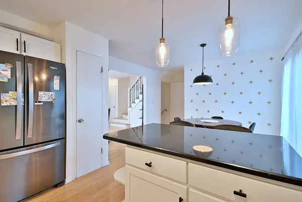 $2,900 | 7324 North Bell Avenue, Unit 3F, Chicago, IL 60645