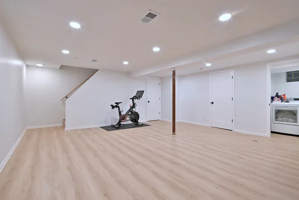 $2,900 | 7324 North Bell Avenue, Unit 3F, Chicago, IL 60645