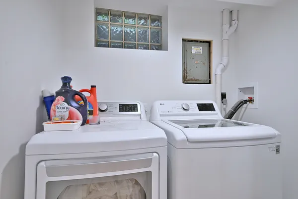 $2,900 | 7324 North Bell Avenue, Unit 3F, Chicago, IL 60645