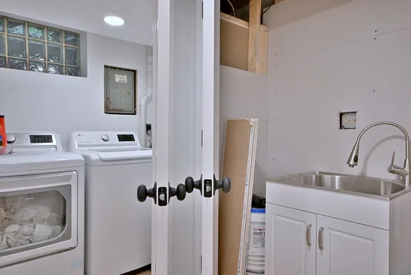 $2,900 | 7324 North Bell Avenue, Unit 3F, Chicago, IL 60645