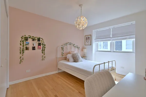 $2,900 | 7324 North Bell Avenue, Unit 3F, Chicago, IL 60645