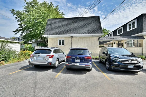 $2,900 | 7324 North Bell Avenue, Unit 3F, Chicago, IL 60645