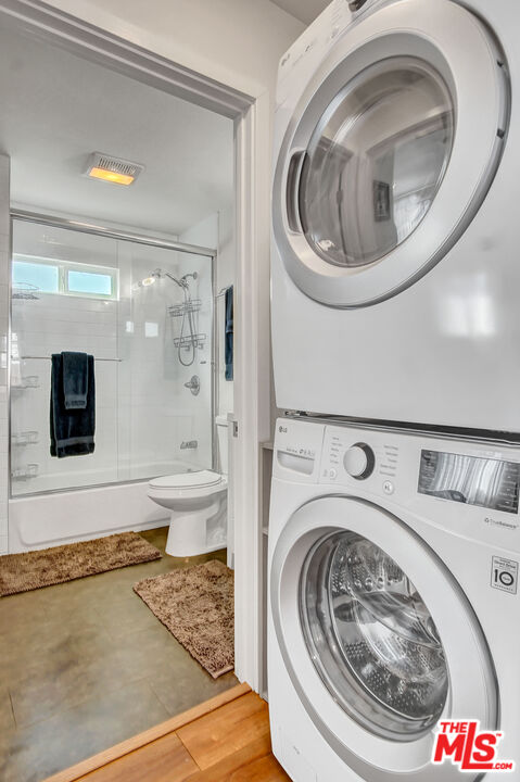 5325 9th Avenue, Unit 5327 Los Angeles, CA 90043 - Photo 9 of 11 a bathroom with a toilet and a sink
