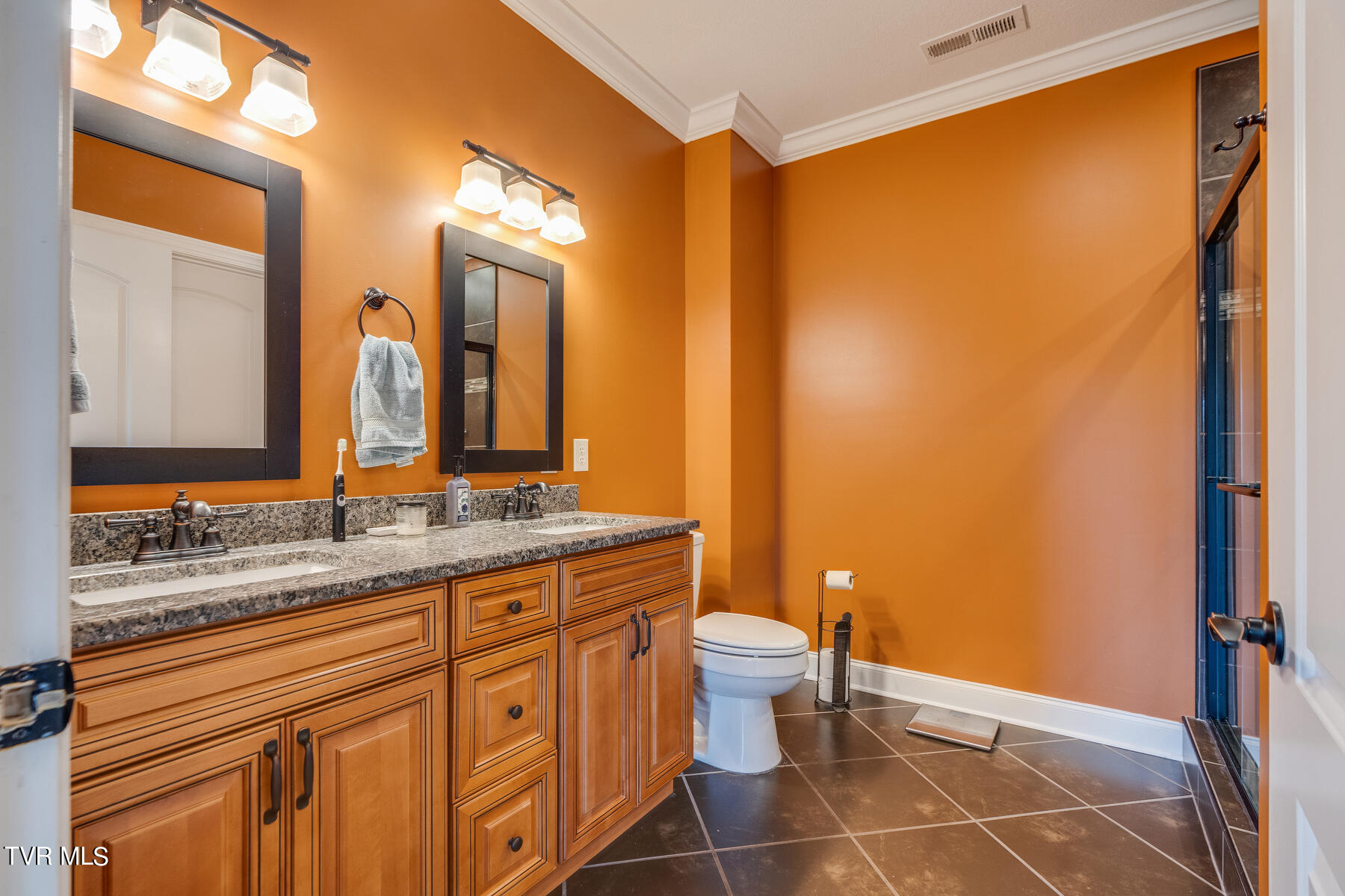 2736 Rock Springs Road Kingsport, TN 37664 - Photo 17 of 39 017