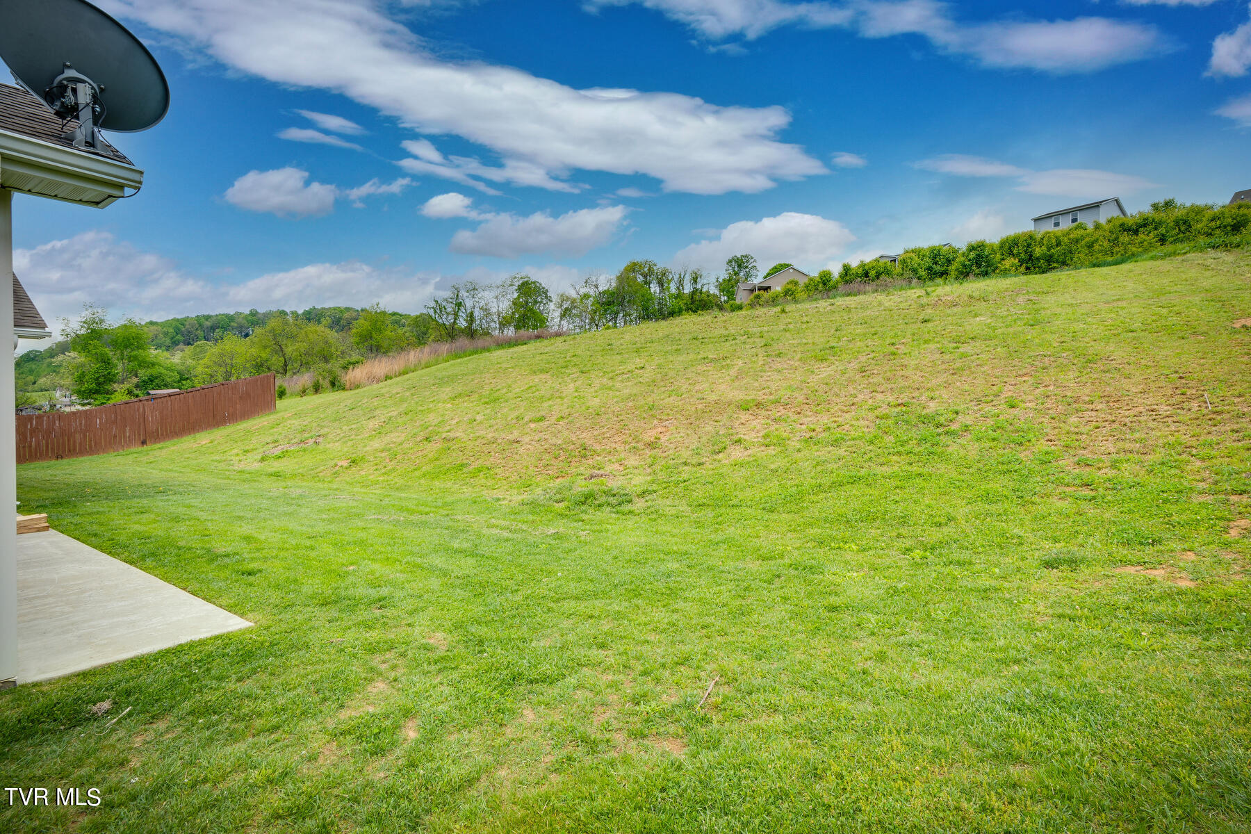 2736 Rock Springs Road Kingsport, TN 37664 - Photo 32 of 39 032