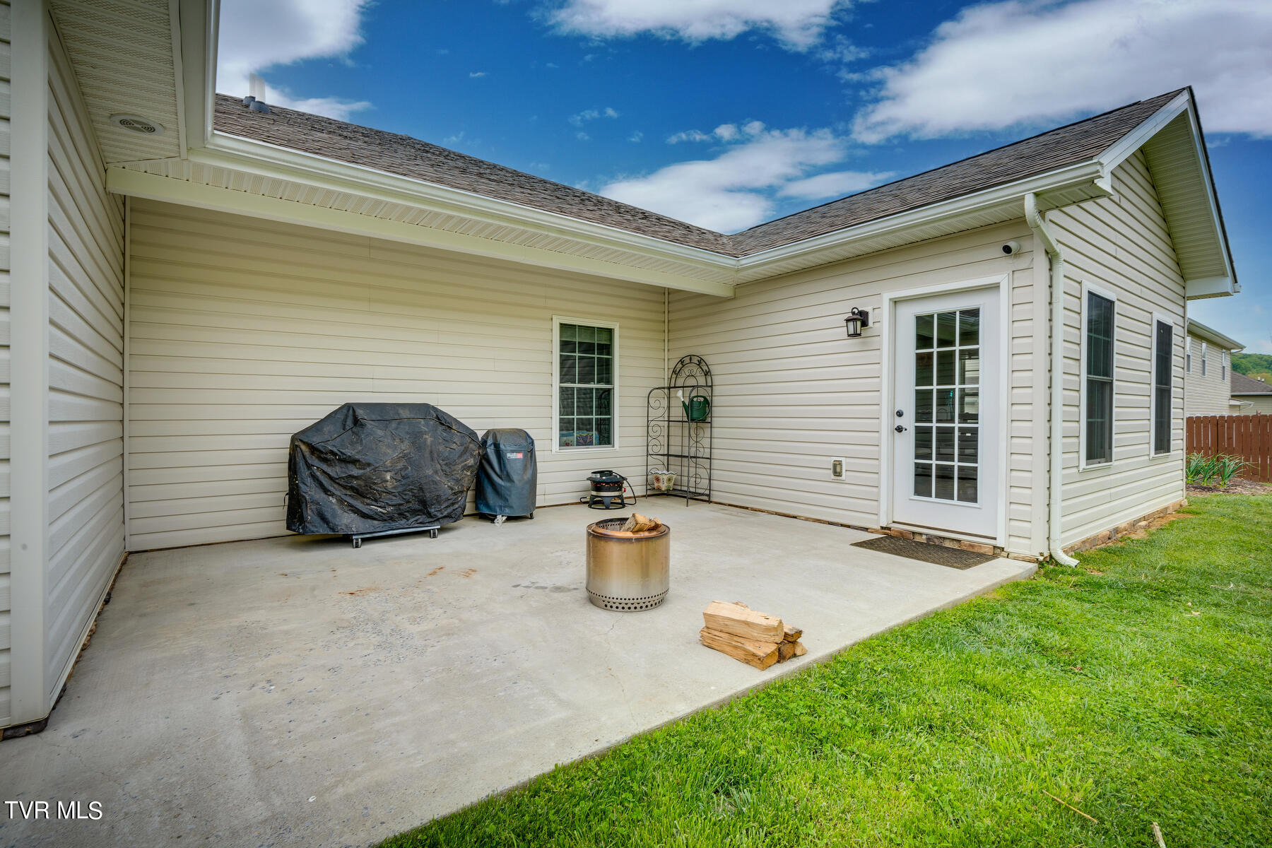 2736 Rock Springs Road Kingsport, TN 37664 - Photo 33 of 39 033