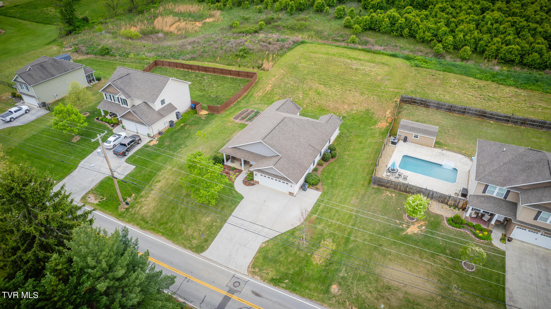 2736 Rock Springs Road Kingsport, TN 37664 - Photo 35 of 39 101
