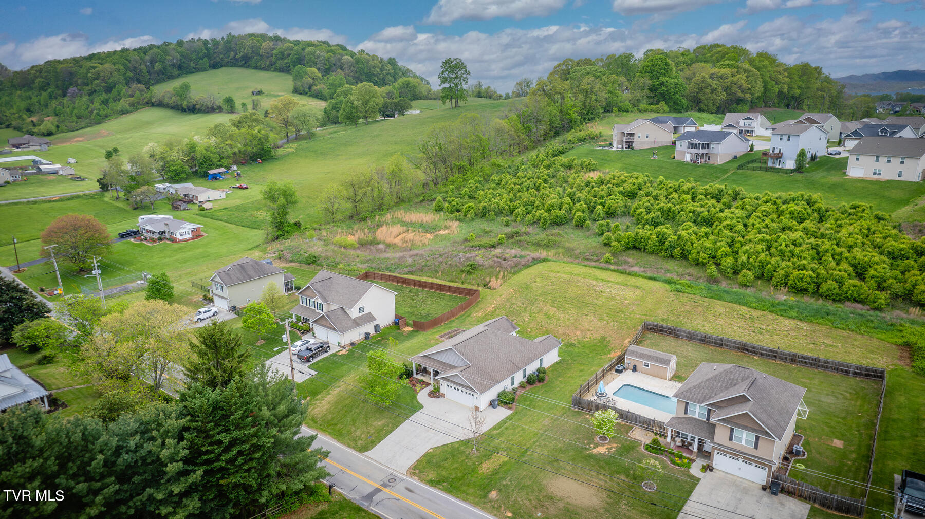 2736 Rock Springs Road Kingsport, TN 37664 - Photo 36 of 39 102