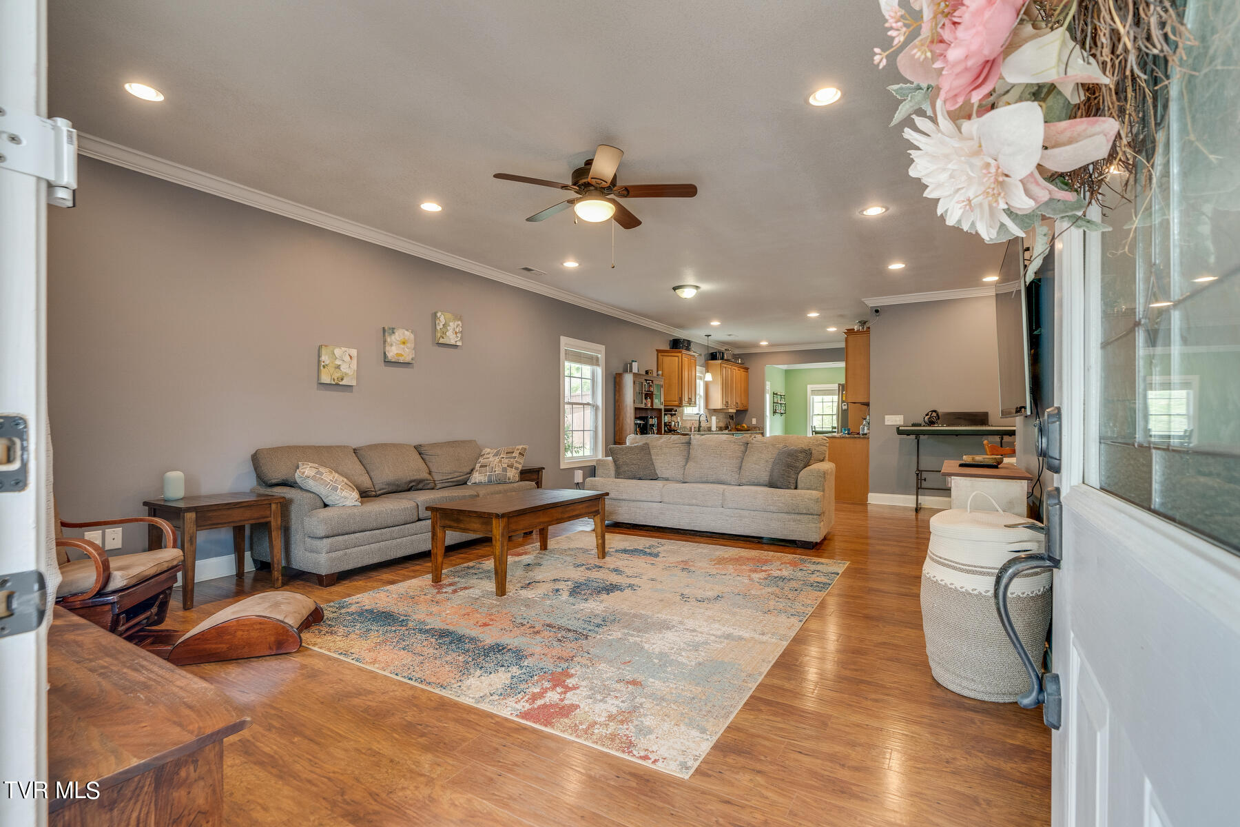 2736 Rock Springs Road Kingsport, TN 37664 - Photo 5 of 39 005