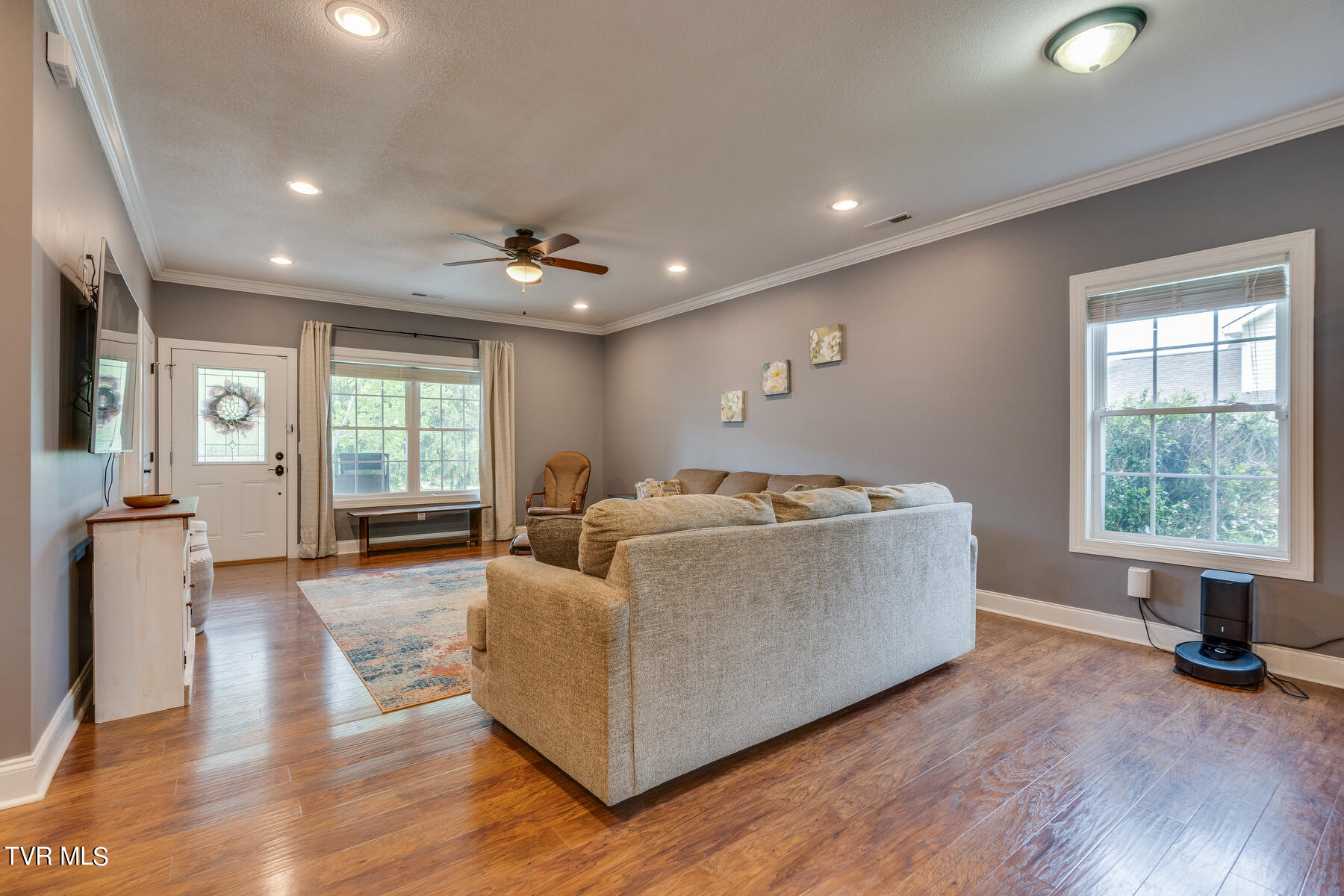 2736 Rock Springs Road Kingsport, TN 37664 - Photo 6 of 39 006