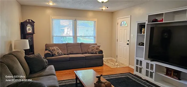 $274,900 | 4501 East 105 Street, Kansas City, MO 64137