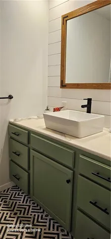 $274,900 | 4501 East 105 Street, Kansas City, MO 64137