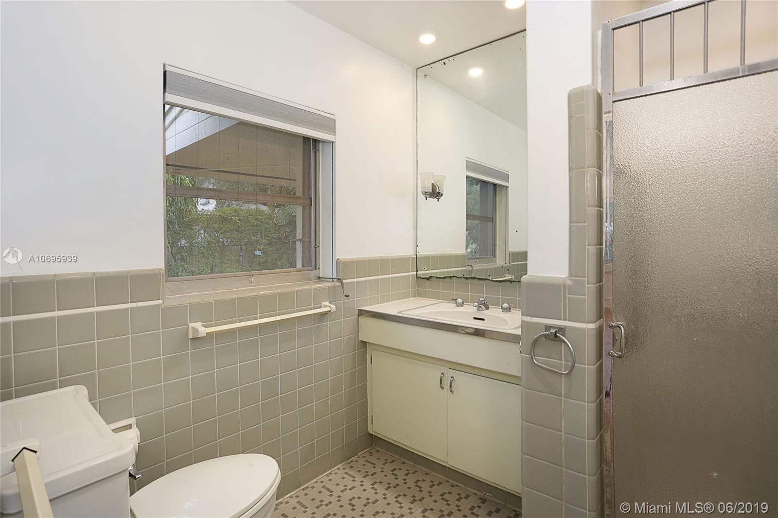 1900 Secoffee Street Miami, FL 33133 - Photo 19 of 32