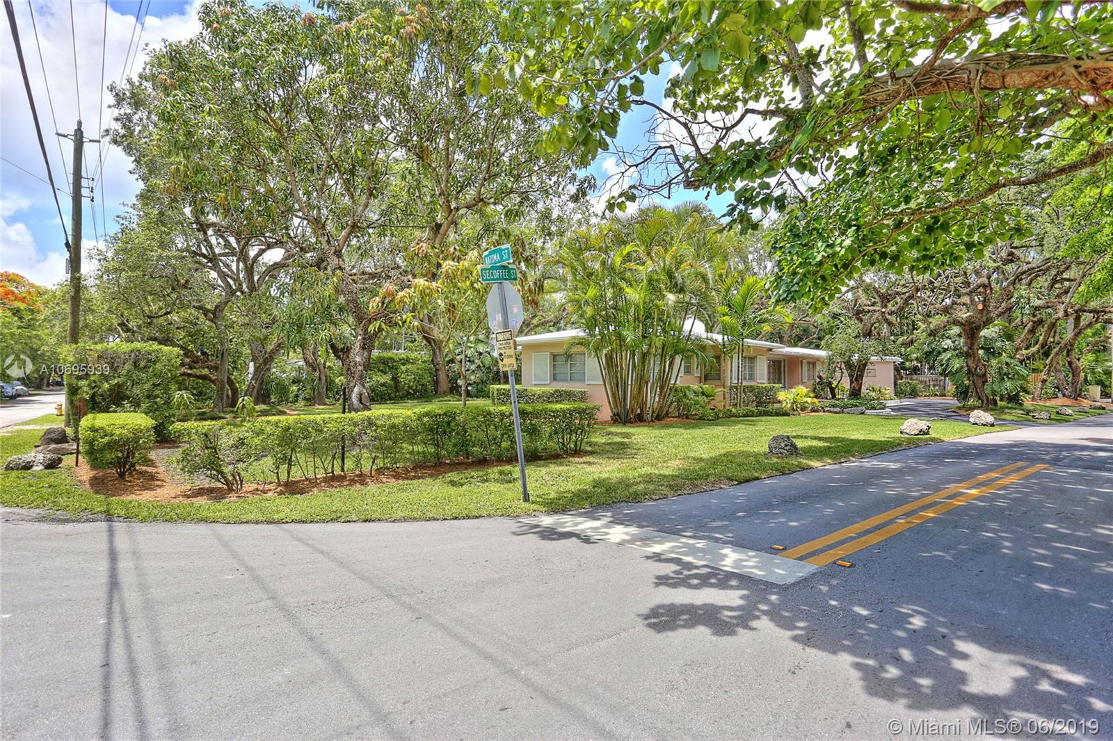 1900 Secoffee Street Miami, FL 33133 - Photo 27 of 32