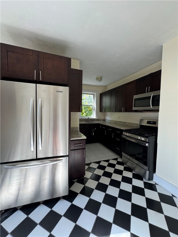 58 Roanoke Street, Unit 2 Providence, RI 02908 - Photo 3 of 9