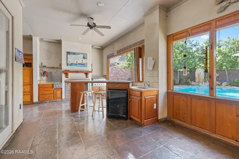 $775,000 | 118 West Bayou Parkway, Lafayette, LA 70503