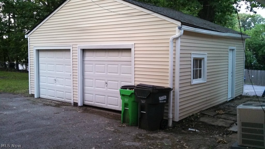 4505 Ardendale Road Cleveland, OH 44121 - Photo 18 of 18 oversized two car garage