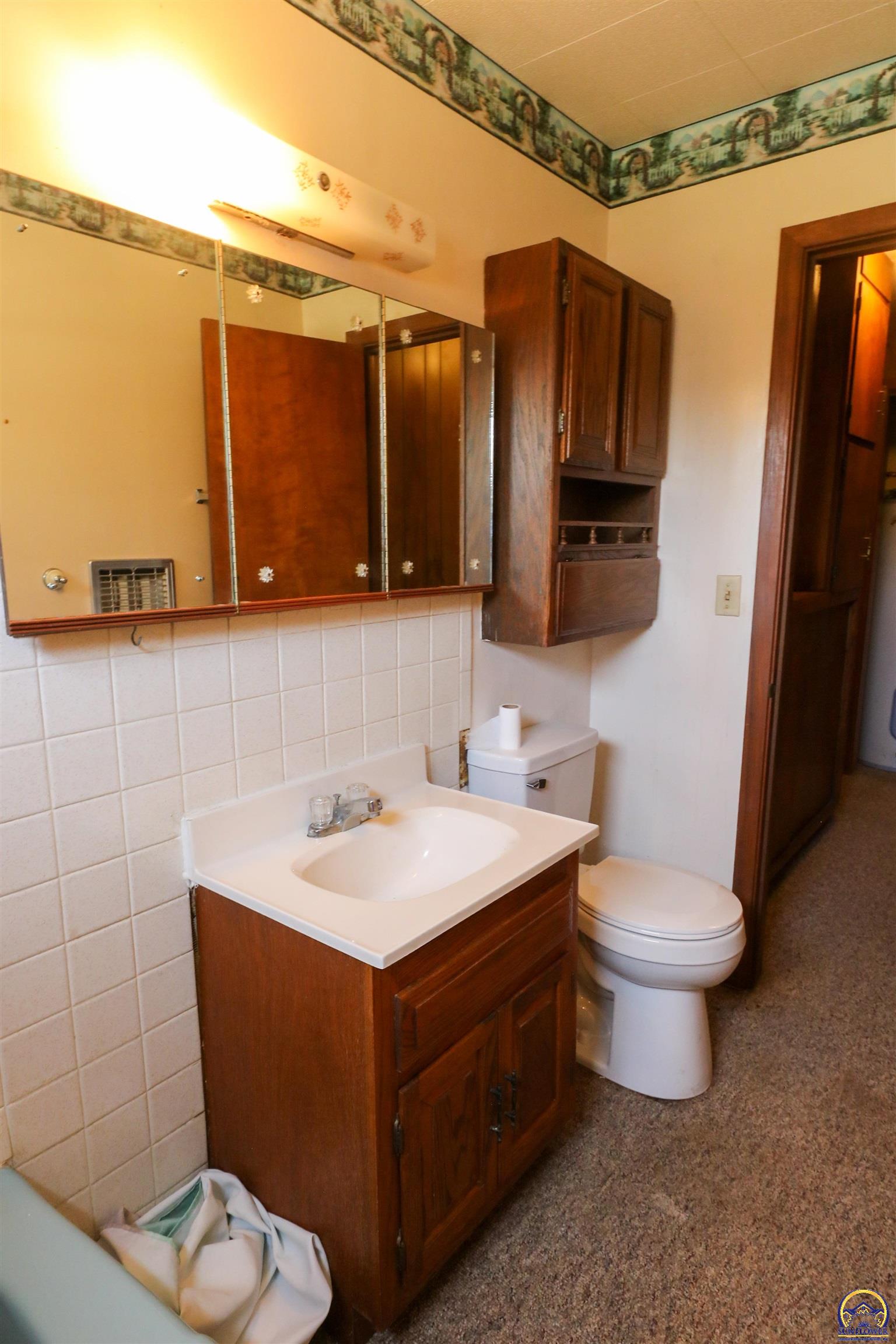 475 Aa 80 Road Fall River, KS 67047 - Photo 44 of 65 Bathroom